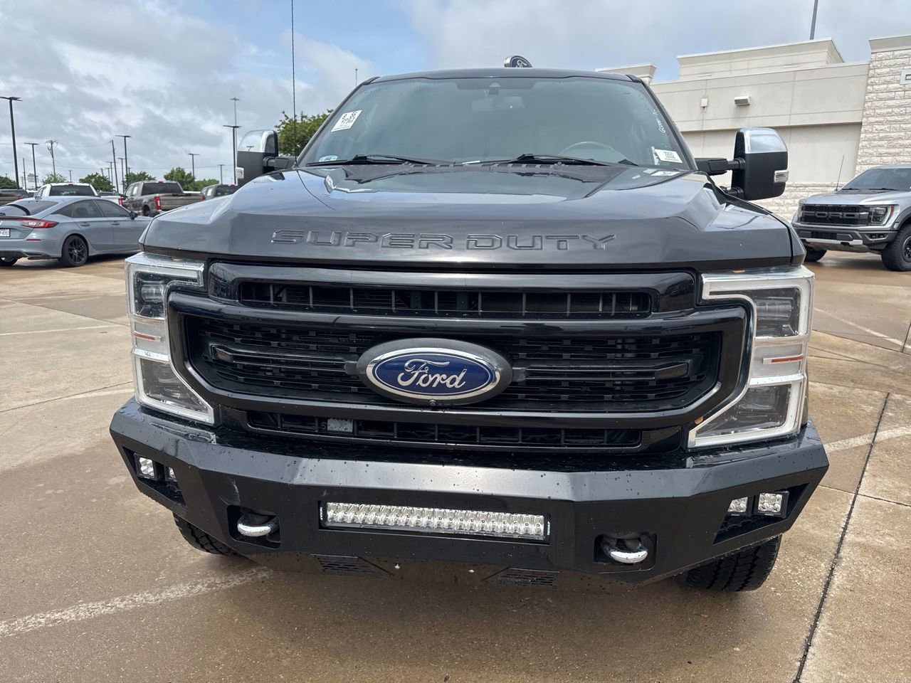 Used 2021 Ford F250 Platinum w/ FX4 Off-Road Package AWD/4WD image 2