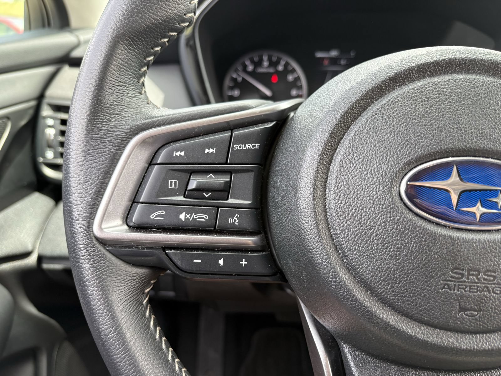 Used 2025 Subaru Outback Premium AWD/4WD image 14