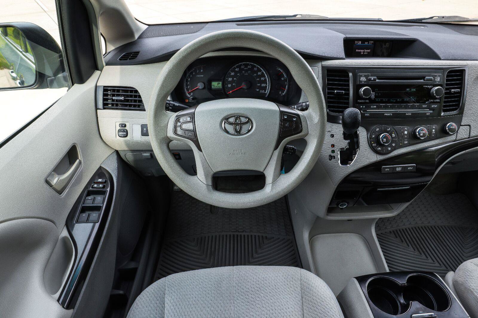 Used 2011 Toyota Sienna LE w/ Towing Pkg FWD image 20