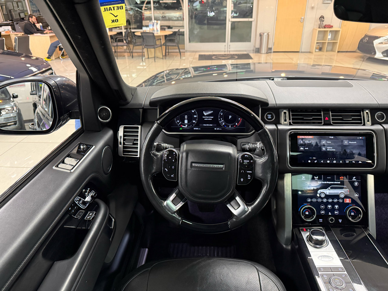 Used 2019 Land Rover Range Rover HSE image 13