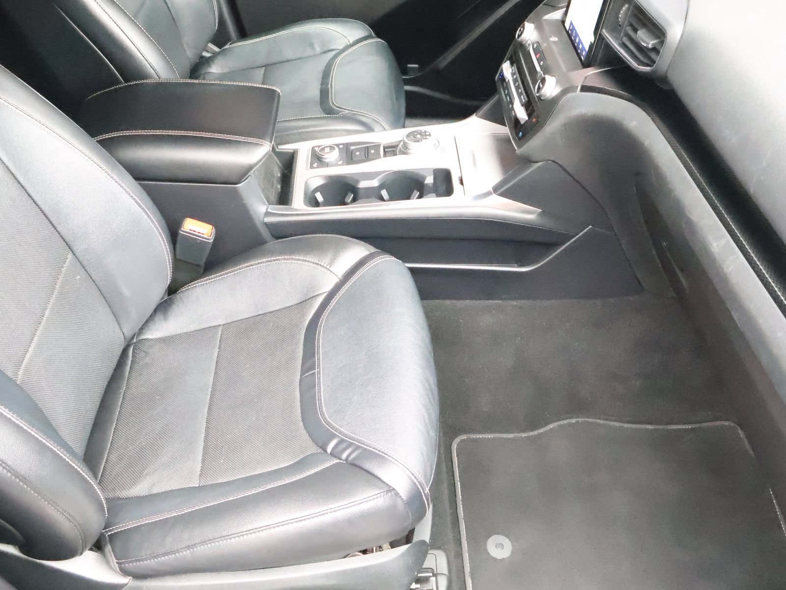 Used 2020 Ford Explorer ST w/ Premium Technology Package AWD/4WD image 50