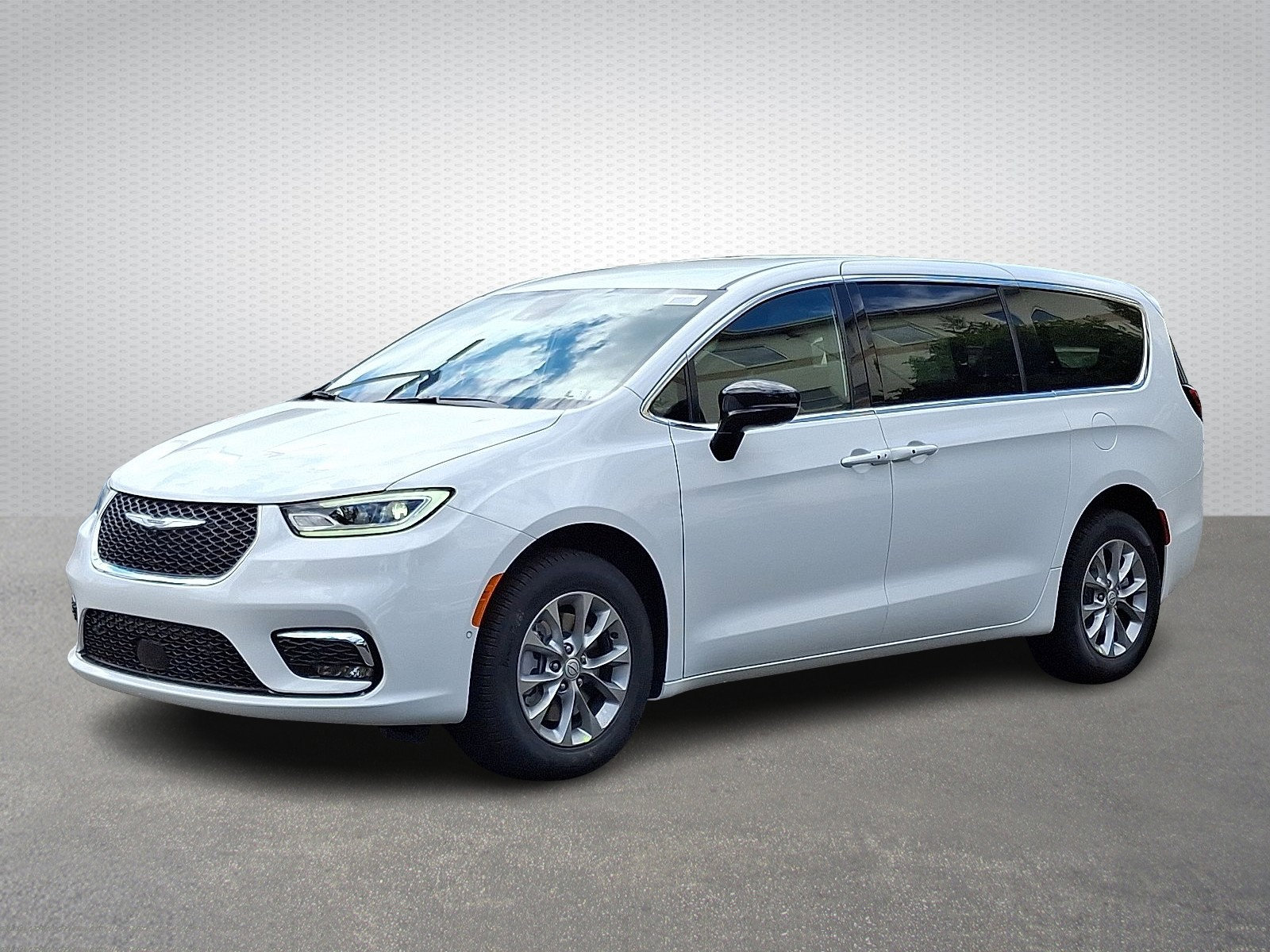 New 2026 Chrysler Pacifica Select image 3