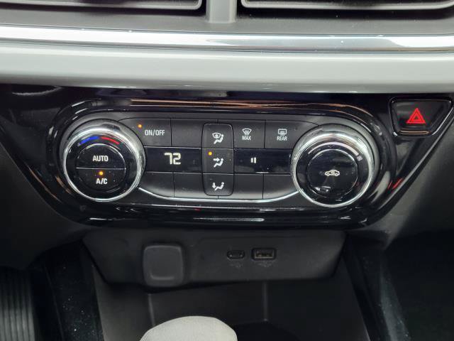Used 2025 Chevrolet Trax LT FWD image 20
