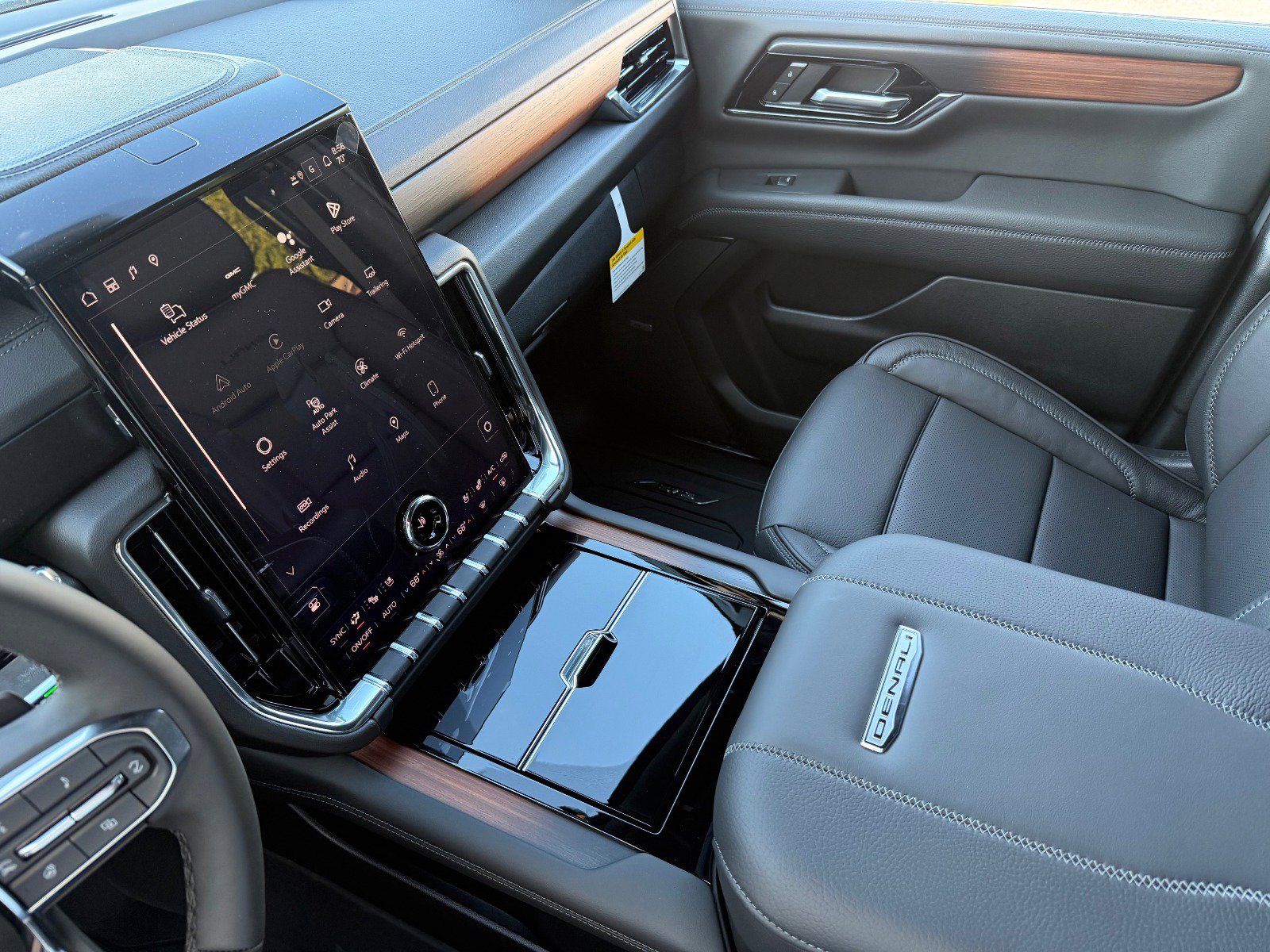 New 2026 GMC Yukon Denali w/ Advanced Technology Package image 28