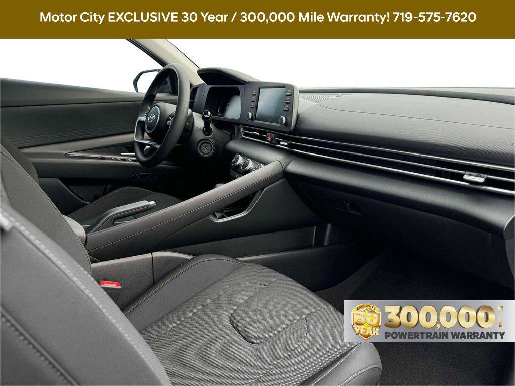 New 2025 Hyundai Elantra SE image 21
