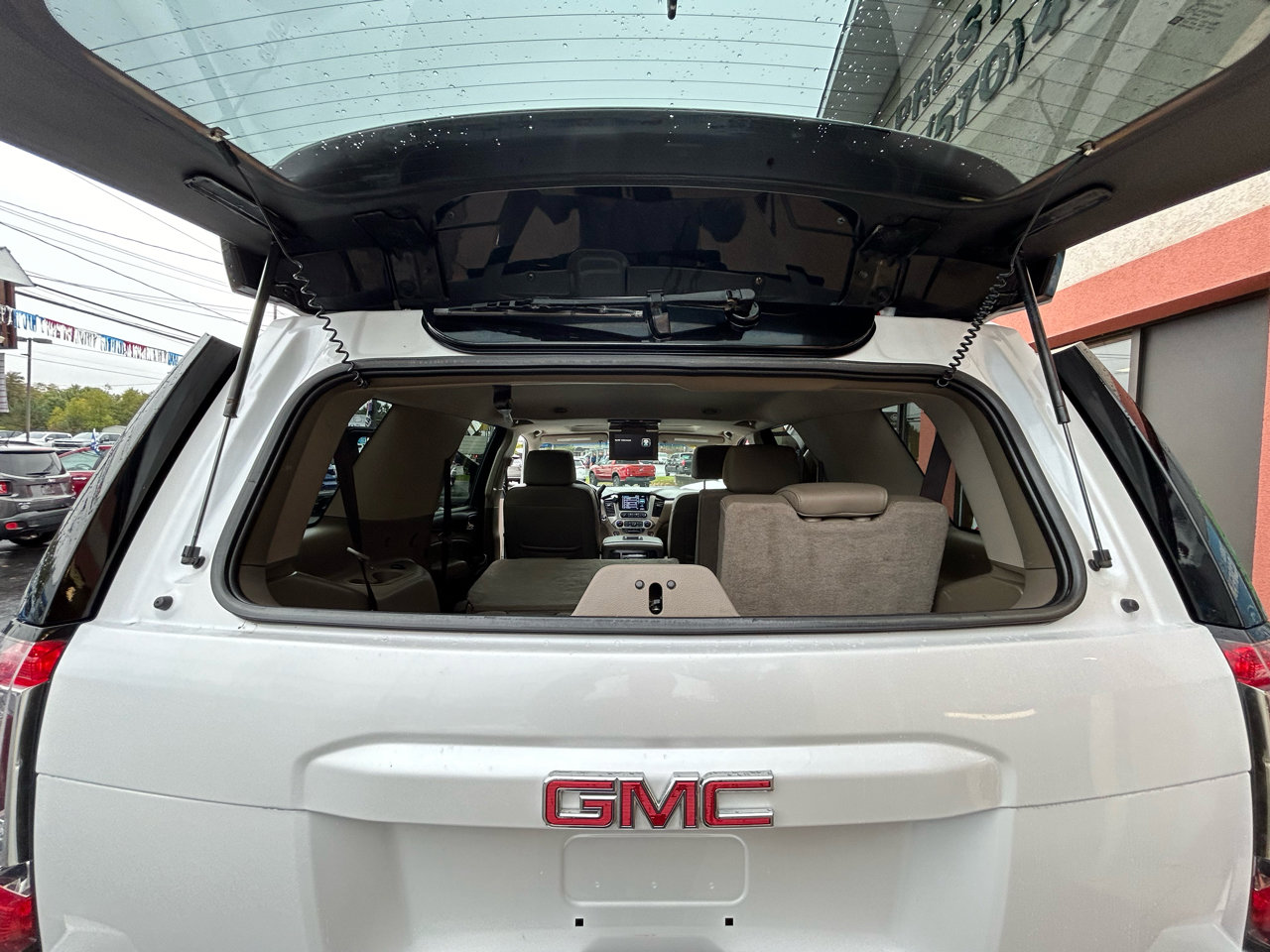 Used 2017 GMC Yukon SLT w/ Premium Edition image 26
