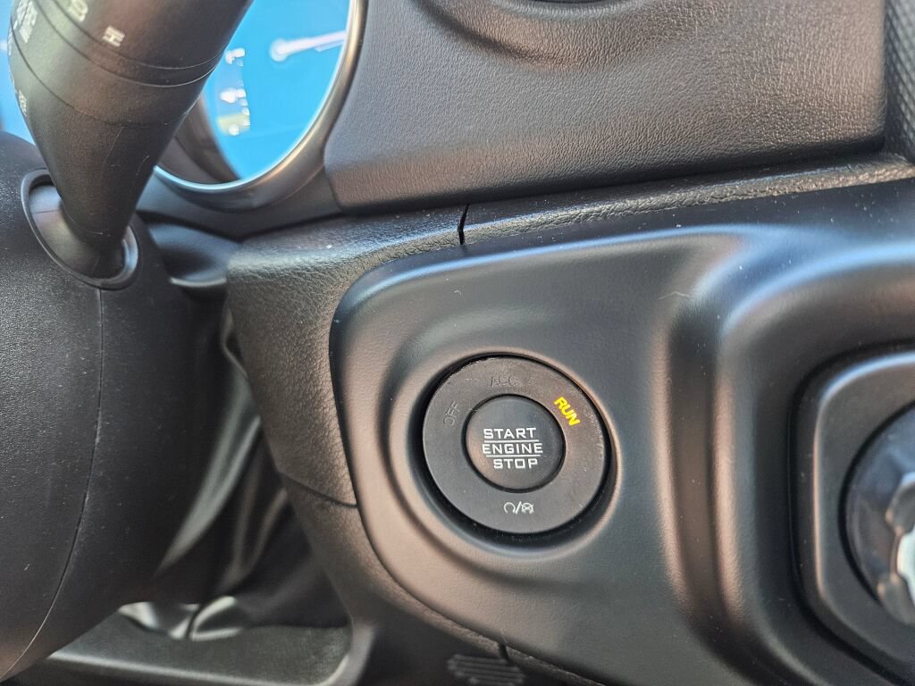 Used 2022 Jeep Wrangler Unlimited Sahara AWD/4WD image 25