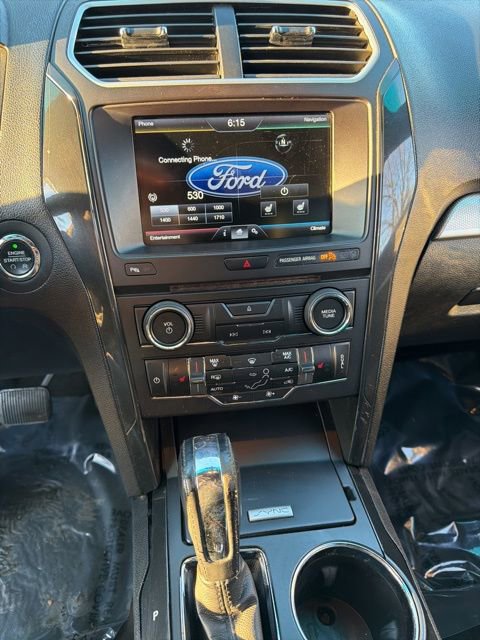 Used 2016 Ford Explorer XLT w/ Equipment Group 202A image 13