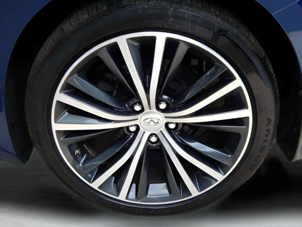 Used 2018 INFINITI Q60 3.0t Luxe w/ Sensory Package 3.0T Luxe image 13