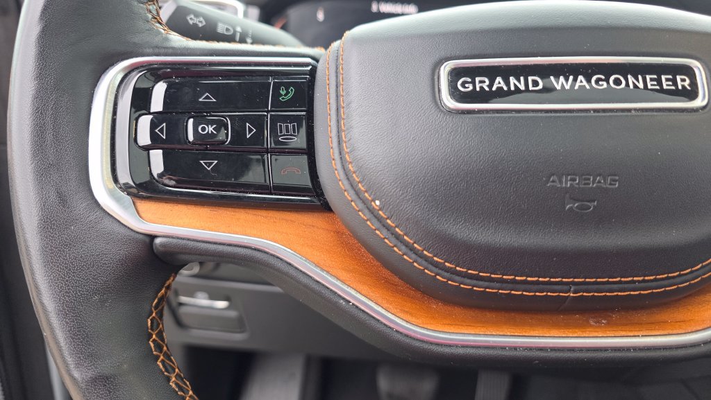 Used 2024 Jeep Grand Wagoneer L Series III AWD/4WD image 16
