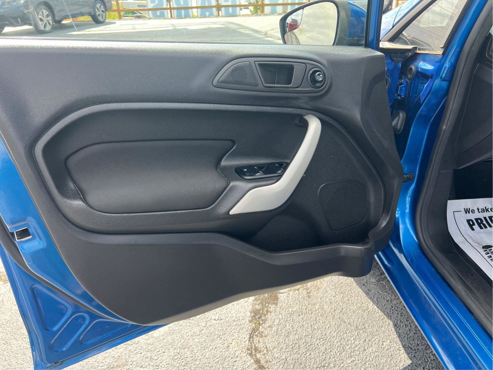 Used 2011 Ford Fiesta SE w/ 203A Rapid Spec Order Code image 13