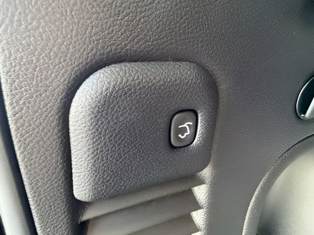 Used 2022 Jeep Grand Cherokee Laredo X RWD image 30