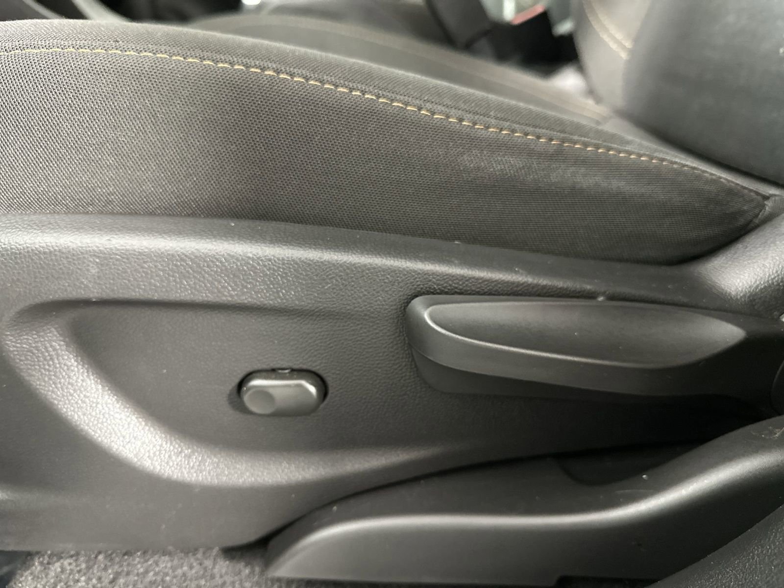 Used 2022 Chevrolet Trax LS w/ Tint and Cruise Package image 16