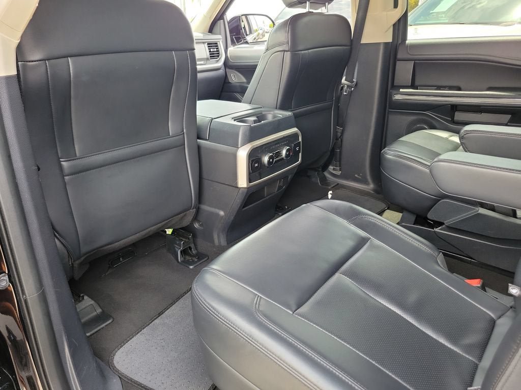Used 2024 Ford Expedition XLT RWD image 15