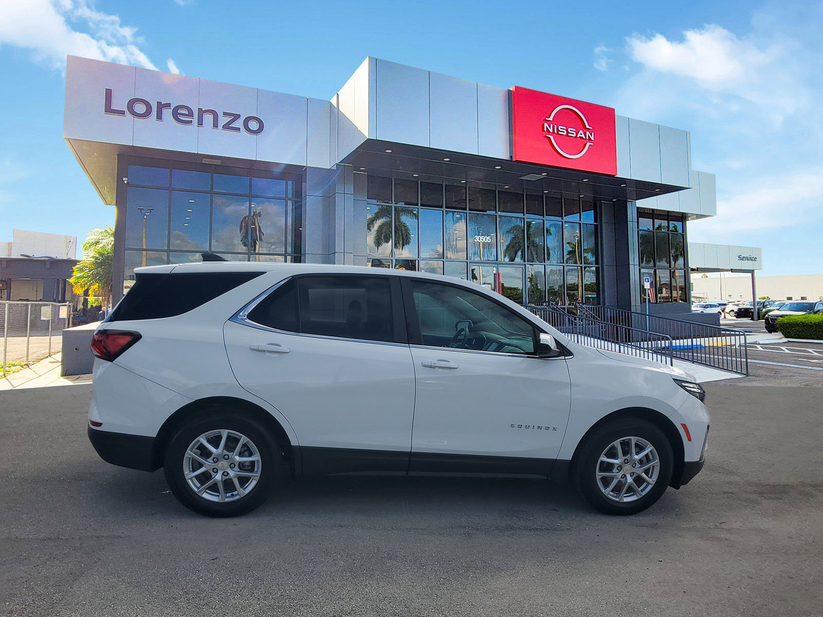 Used 2023 Chevrolet Equinox LT image 4