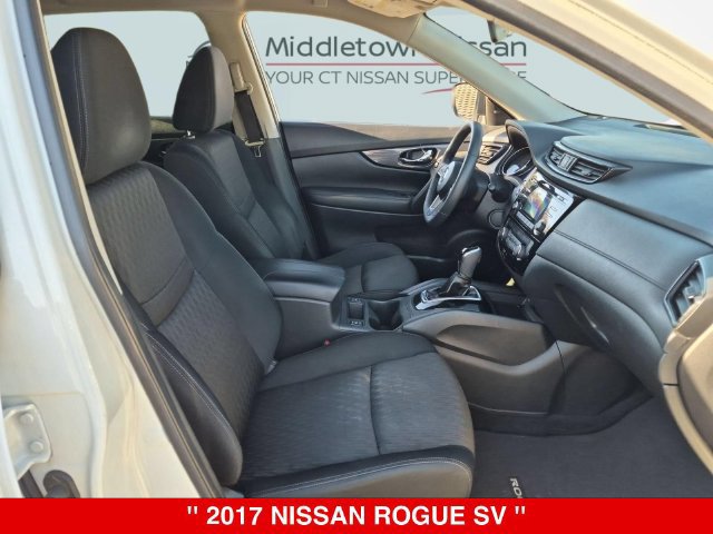 Used 2017 Nissan Rogue SV AWD/4WD image 34