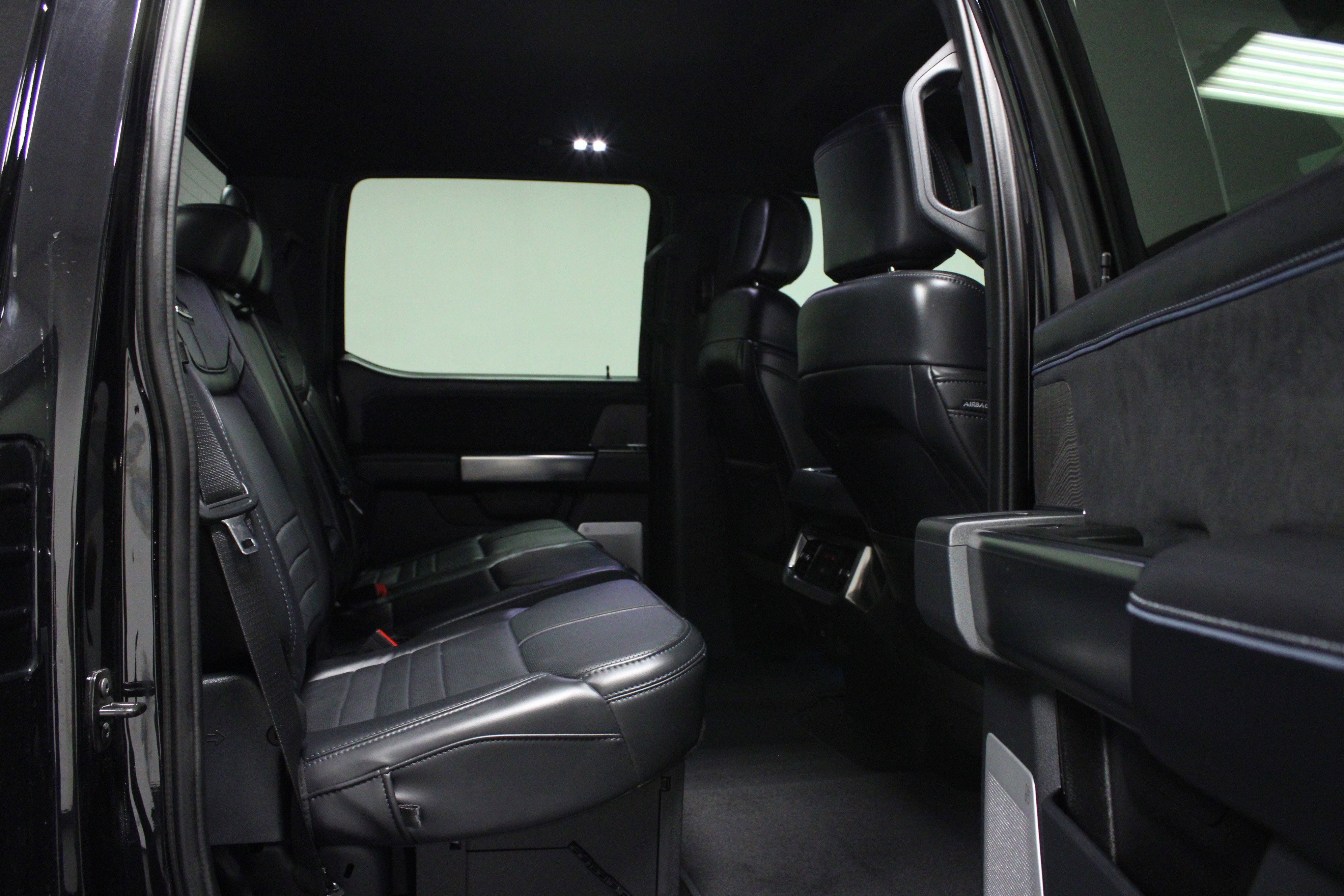 Used 2025 Ford F250 Platinum w/ FX4 Off-Road Package image 15