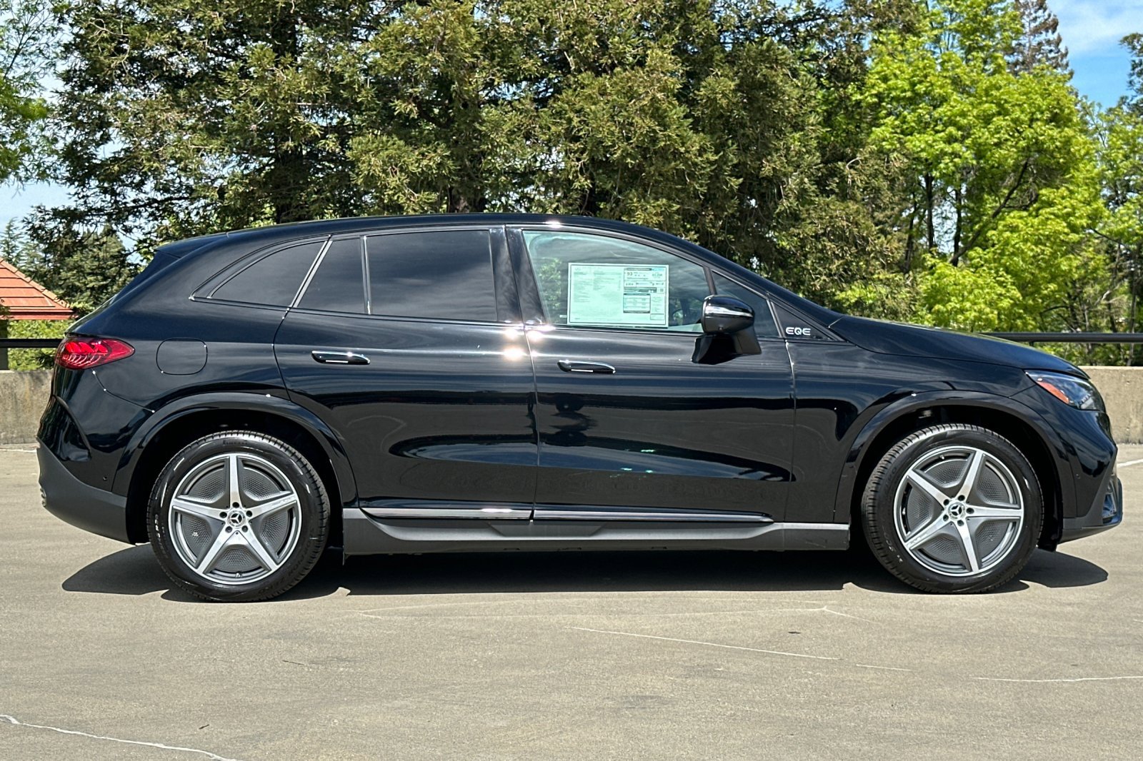 New 2025 Mercedes-Benz EQE 350+ SUV image 2