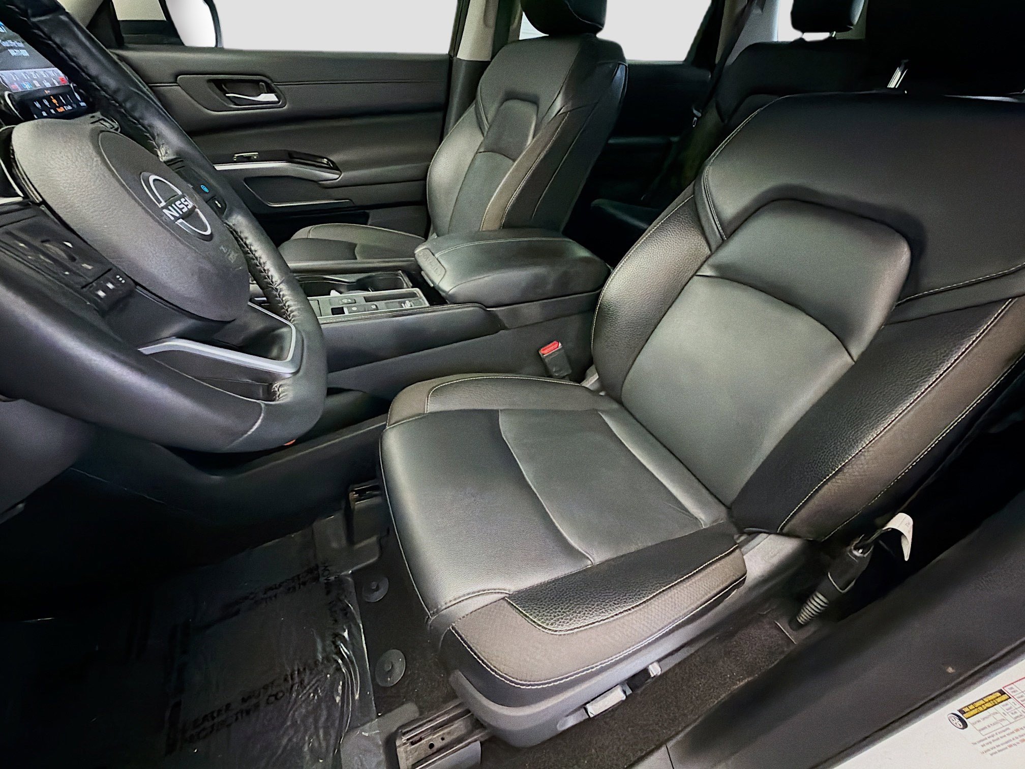Used 2023 Nissan Pathfinder SL FWD image 11