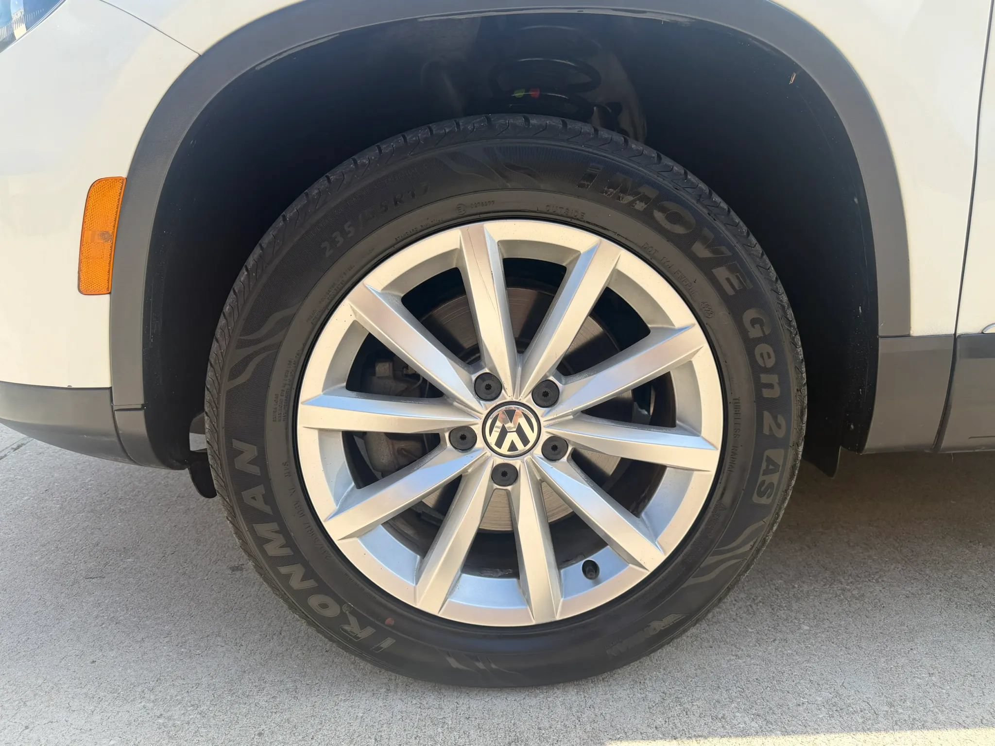 Used 2017 Volkswagen Tiguan Wolfsburg Edition FWD image 37