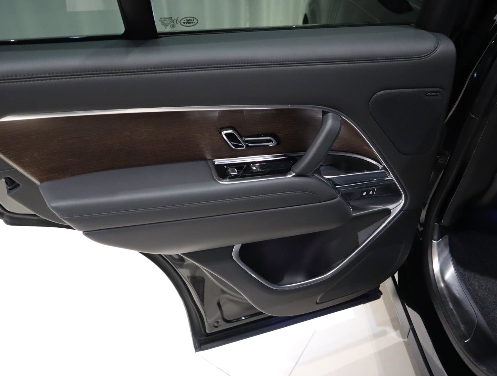 Used 2024 Land Rover Range Rover SE image 21