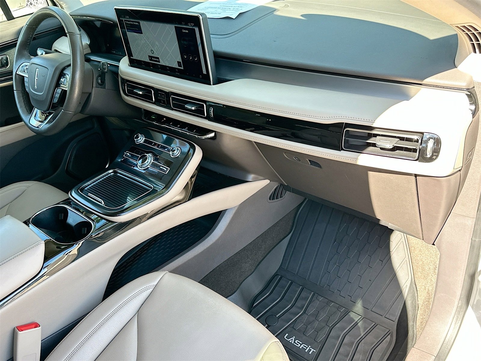 Used 2022 Lincoln Nautilus FWD w/ Premium Package image 29