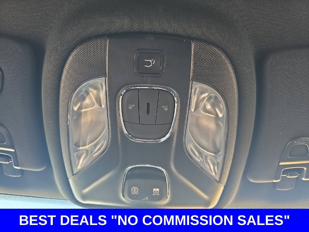 Used 2023 Jeep Compass Latitude w/ Sun and Sound Group AWD/4WD image 29