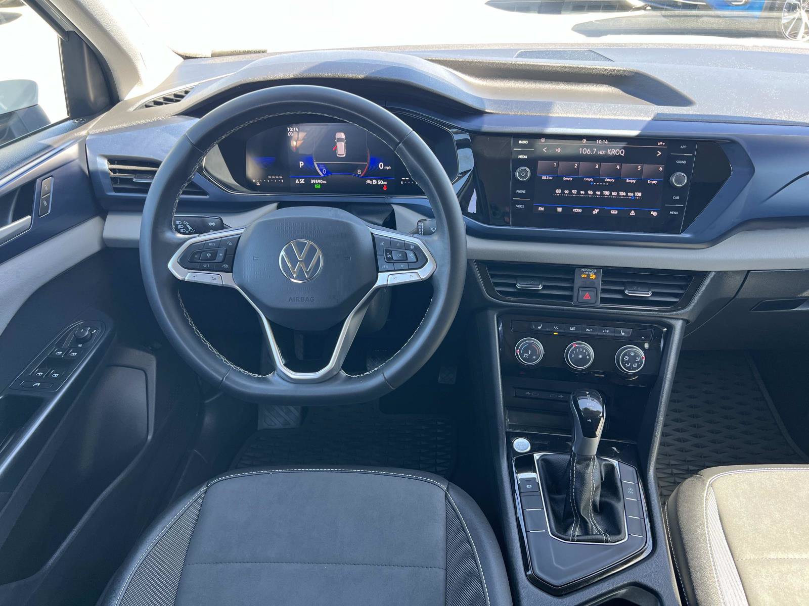 Certified 2023 Volkswagen Taos SE w/ Black Wheel Package FWD image 7