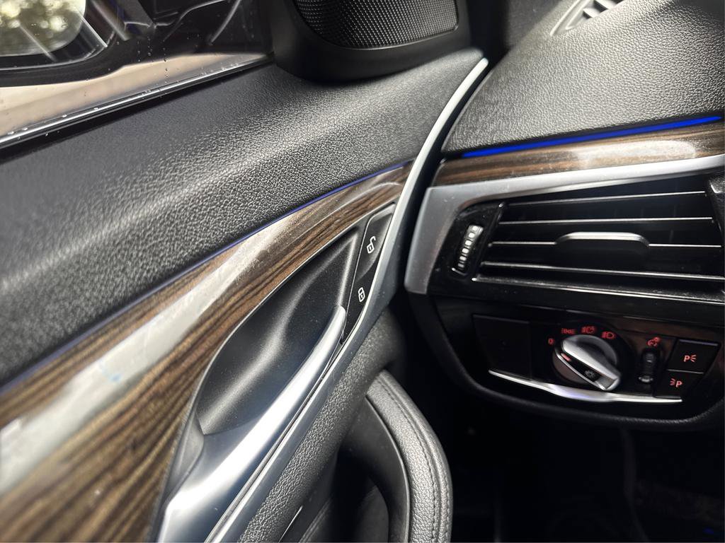 Used 2019 BMW 530e image 31