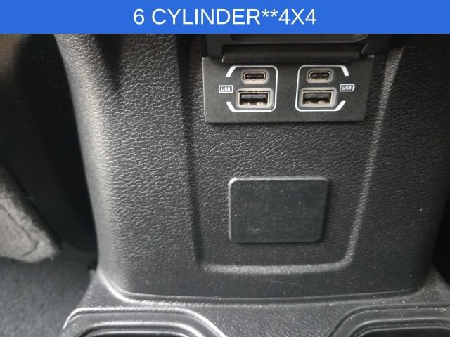 Used 2022 Jeep Gladiator Rubicon w/ Cold Weather Group AWD/4WD image 57