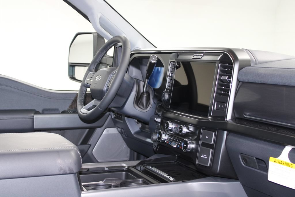 New 2026 Ford F250 Lariat w/ Black Appearance Package AWD/4WD image 32