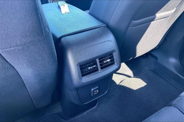 Used 2023 Chevrolet Equinox LT AWD/4WD image 22