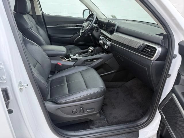 Used 2024 Kia Telluride EX w/ EX Captain's Chair Package AWD/4WD image 20