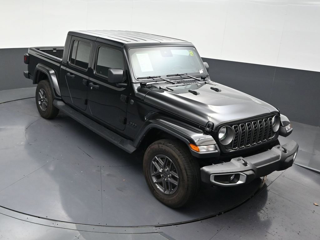 Used 2025 Jeep Gladiator Sport image 20