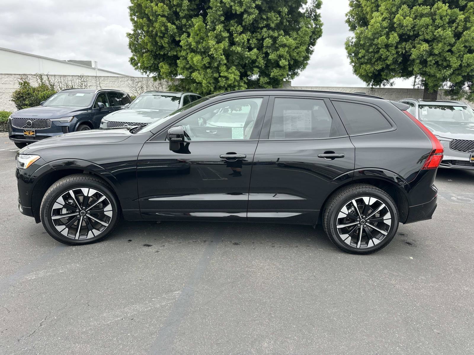 Certified 2026 Volvo XC60 B5 Plus w/ Climate Package image 7