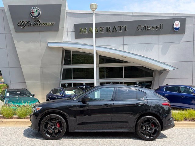 Used 2023 Alfa Romeo Stelvio Veloce AWD/4WD image 8