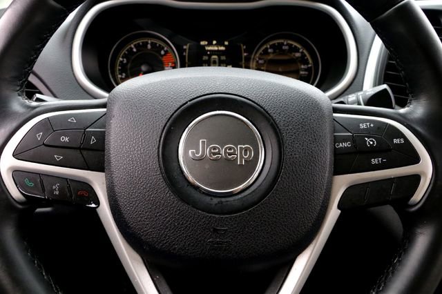 Used 2016 Jeep Cherokee Latitude w/ Comfort/Convenience Group FWD image 13