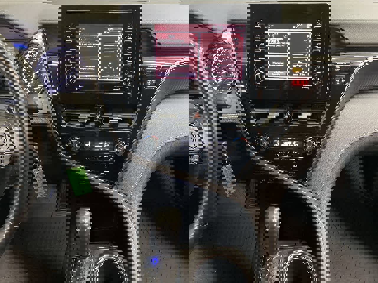 Used 2024 Toyota Camry SE image 25