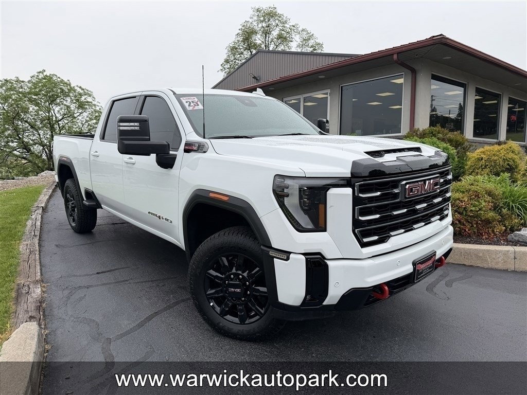 Used 2025 GMC Sierra 2500 AT4 AWD/4WD image 1