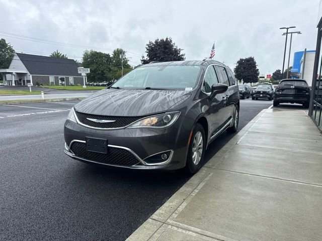 Used 2019 Chrysler Pacifica Touring-L FWD image 8