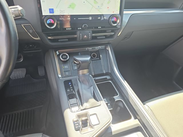 Used 2024 Lexus GX 550 w/ Accessory Package (2T) AWD/4WD image 28