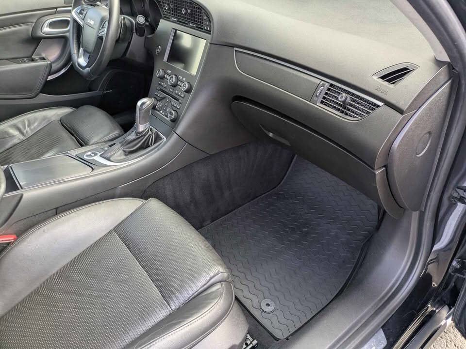 Used 2010 Saab 9-5 Aero w/ Rear Passenger Package image 12