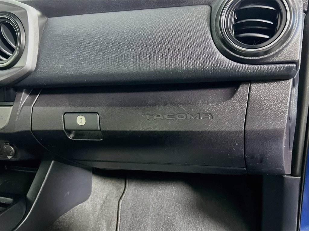 Used 2018 Toyota Tacoma TRD Sport RWD image 29