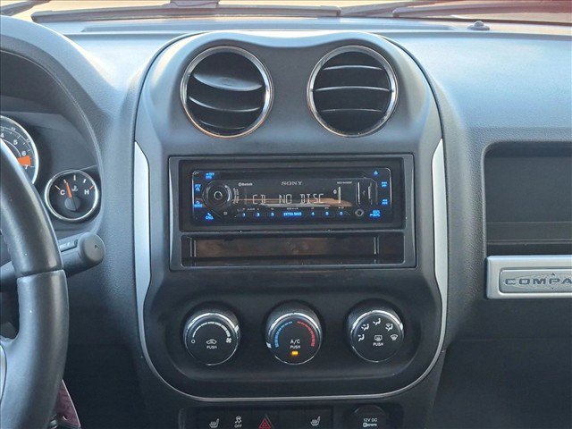 Used 2017 Jeep Compass Latitude AWD/4WD image 13
