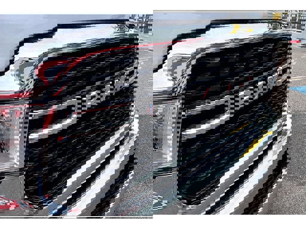 Used 2024 RAM 2500 Big Horn image 32