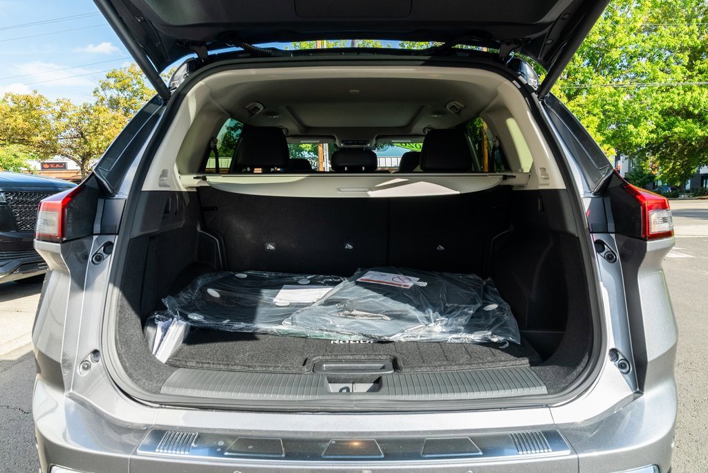 New 2026 Nissan Rogue Platinum image 7