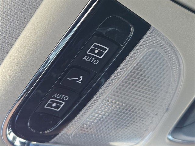 Used 2022 Jeep Cherokee Limited image 25