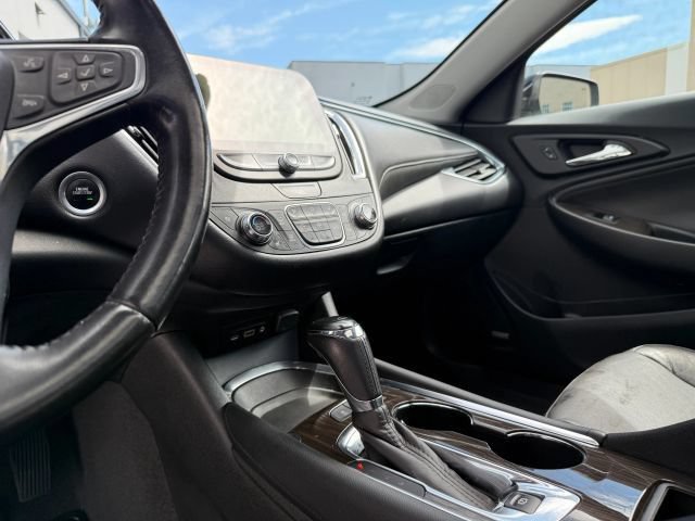 Used 2020 Chevrolet Malibu Premier FWD image 34