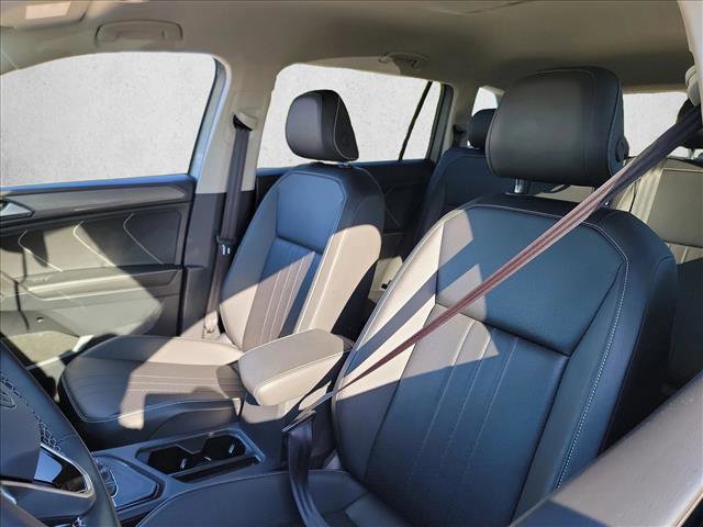 Used 2024 Volkswagen Tiguan SE FWD image 11