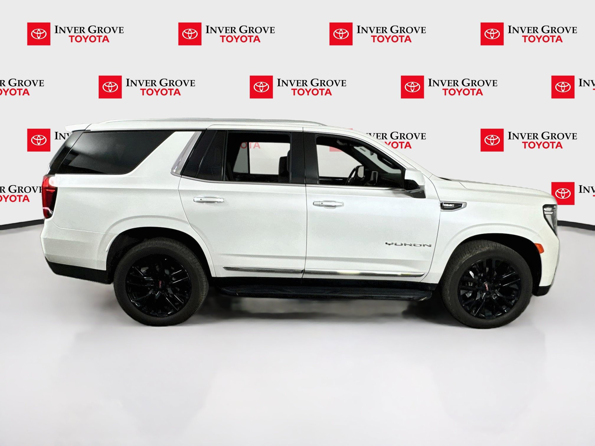 Used 2023 GMC Yukon SLT AWD/4WD image 4